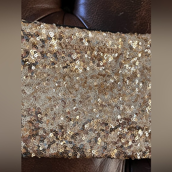 Victoria's Secret clutch, make up bag! Gold., new - Picture 3 of 6